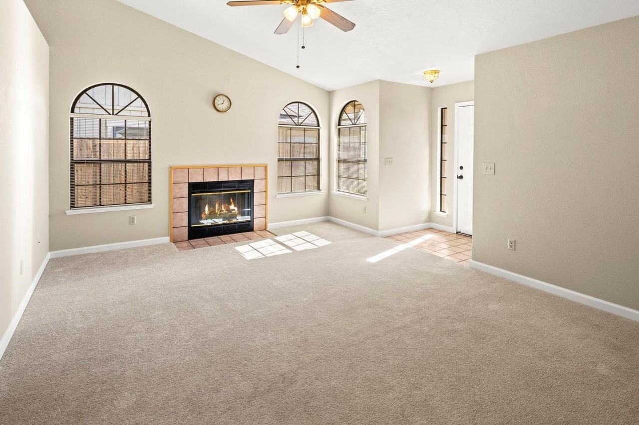 648 Springfield Cir - Photo 3 of 28