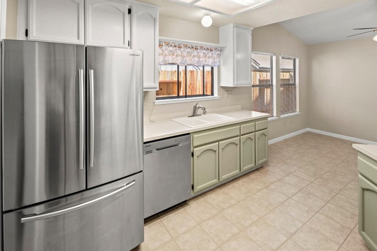 648 Springfield Cir - Photo 7 of 28