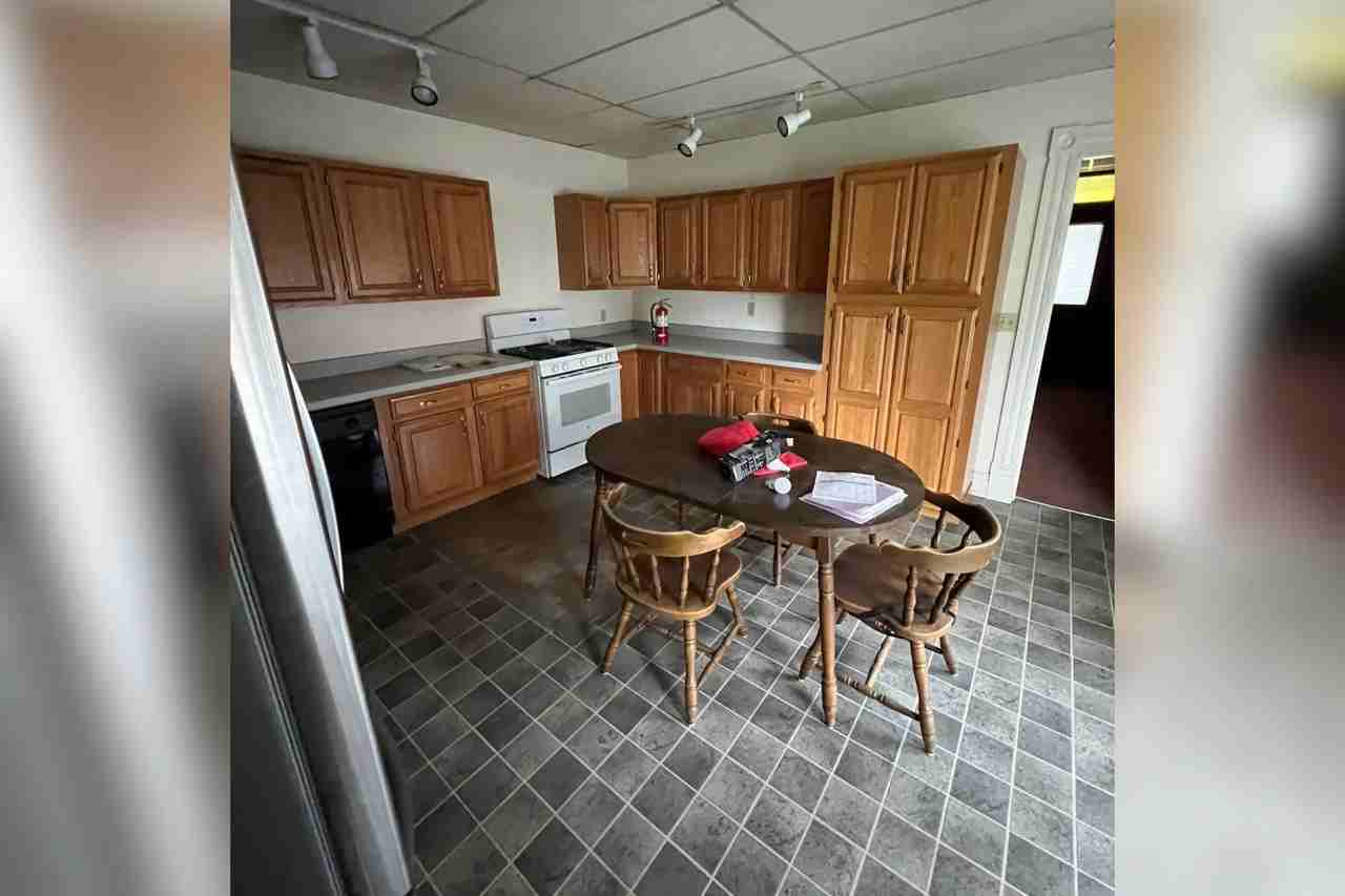 4531 Lawrence St - Photo 2 of 12
