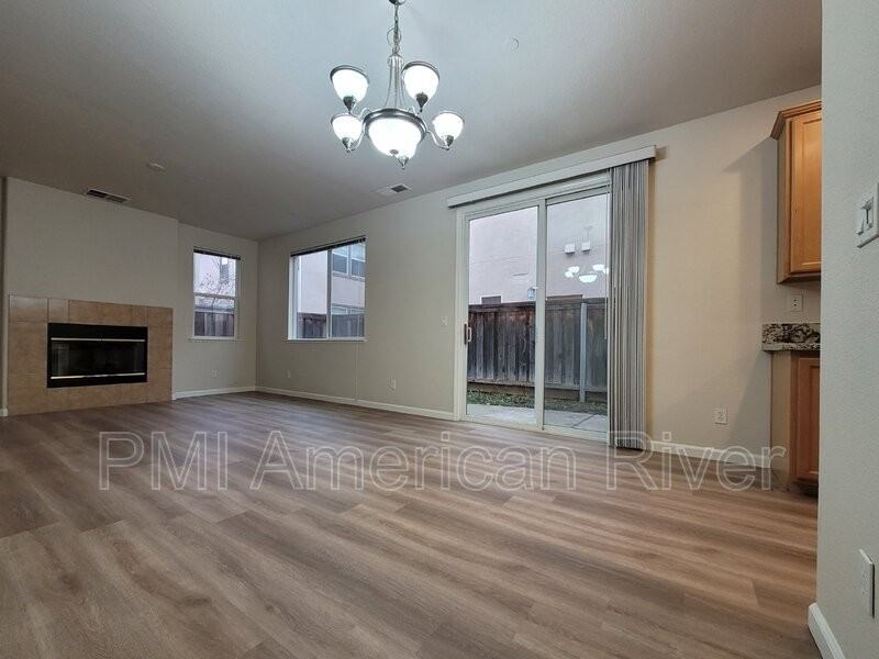 8143 Crystal Walk Cir - Photo 5 of 24