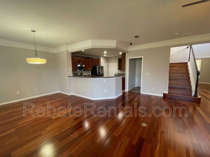 11184 Castlemain Cir W - Photo 4 of 50