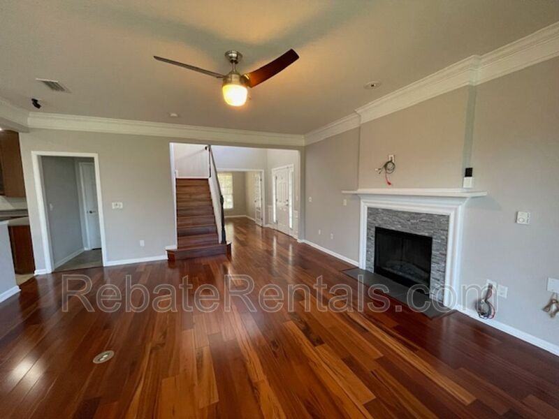 11184 Castlemain Cir W - Photo 6 of 50