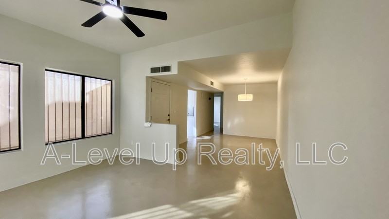 2387 W Palo Dulce Dr - Photo 5 of 34