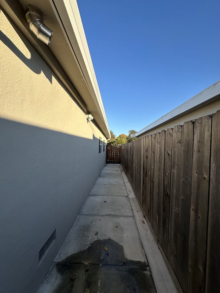 721 San Tomas St #HOME - Photo 2 of 19