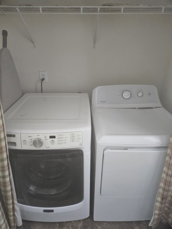 1048 Middle Road - Photo 3 of 20