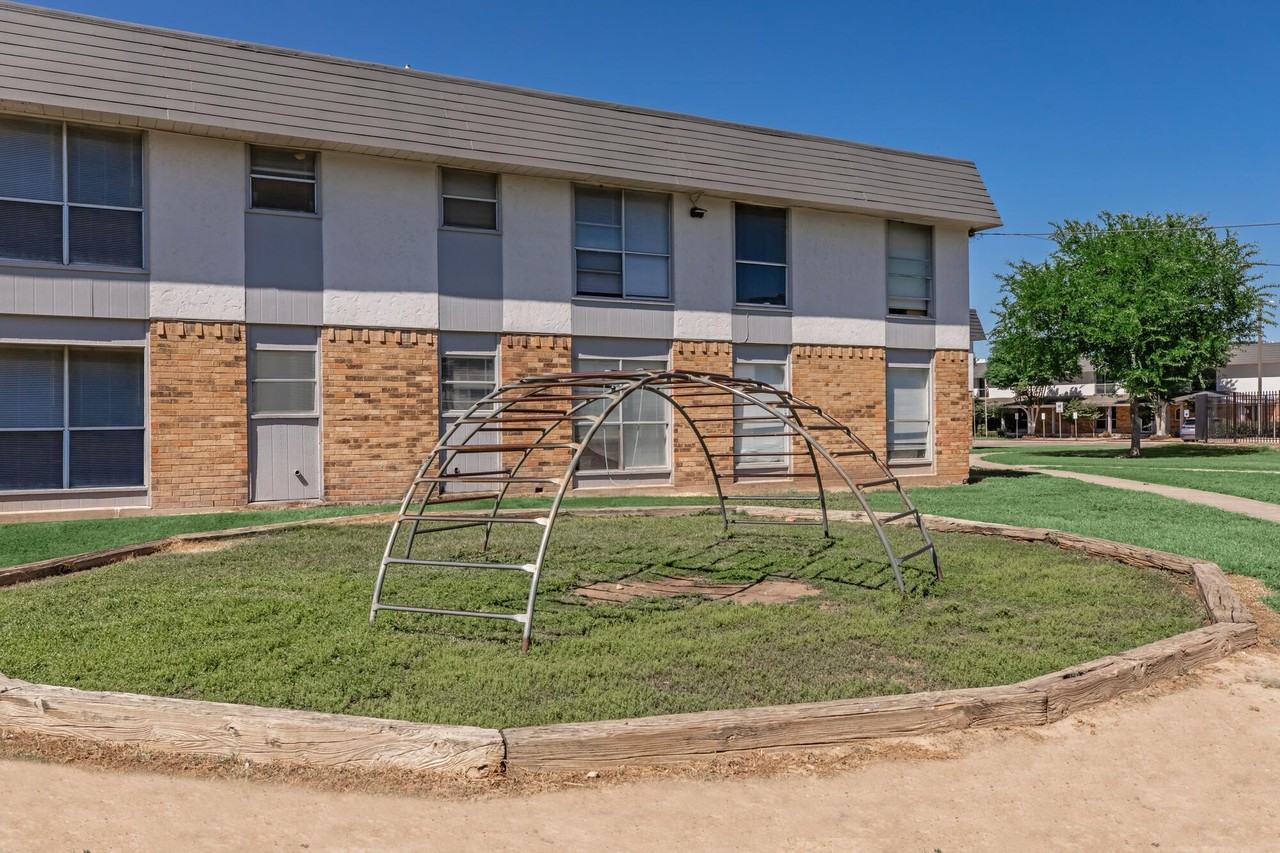 Oak Meadow Villa - Photo 4 of 9