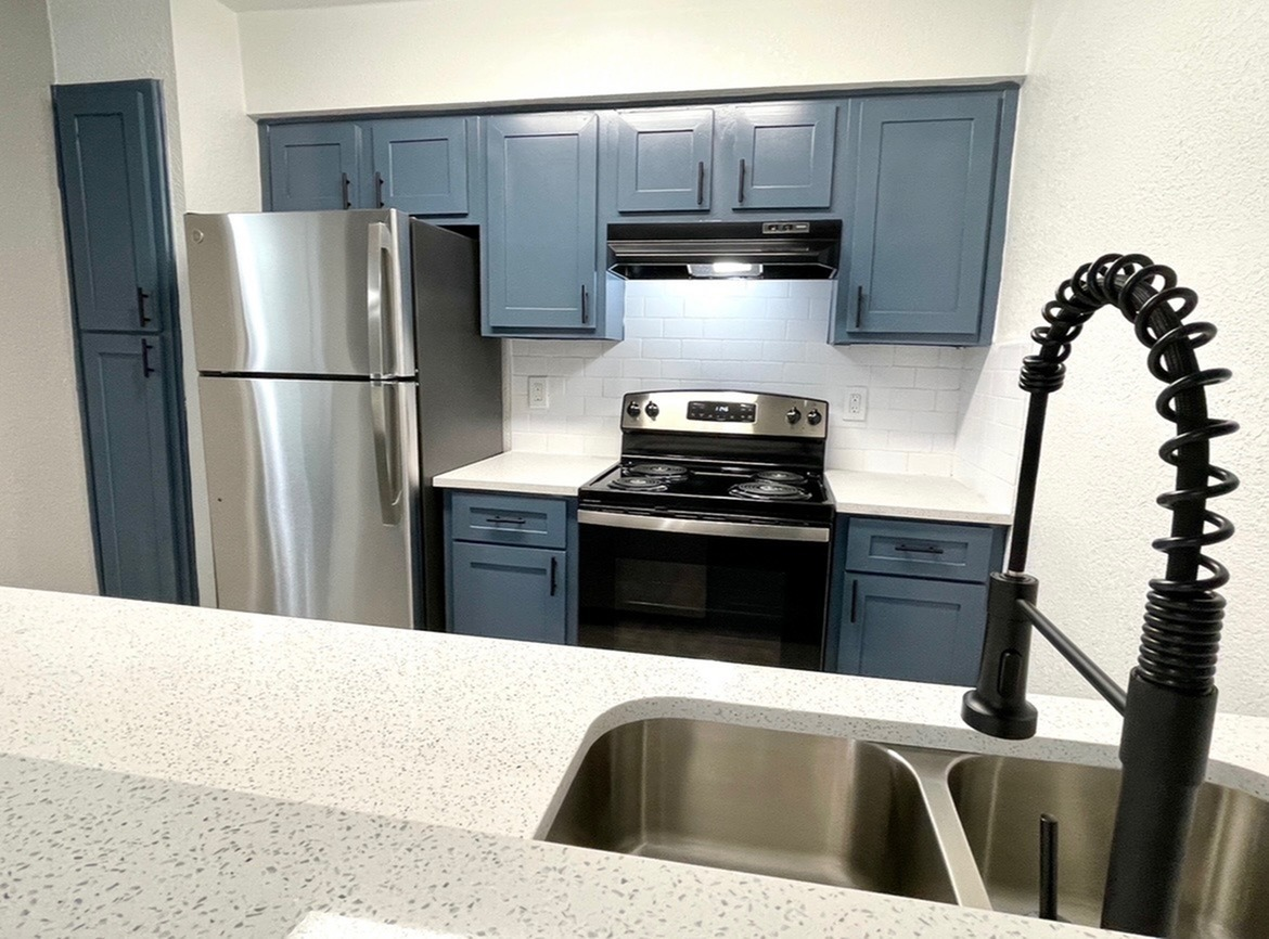 Bayou Park Apartments - Photo 3 of 14