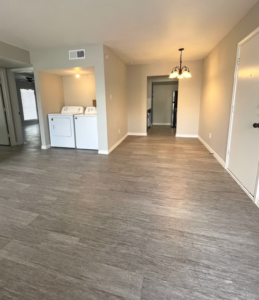 Bayou Park Apartments - Photo 7 of 14