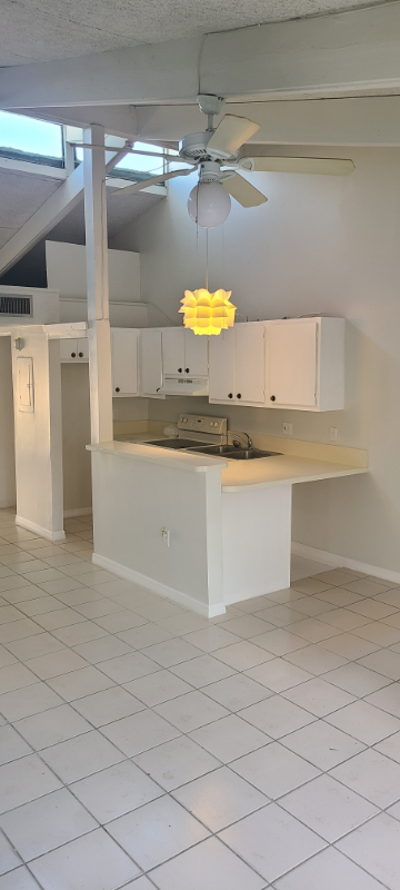 500 N Jefferson Ave #H3 - Photo 2 of 5