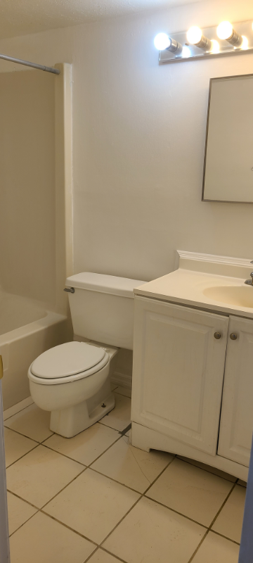 500 N Jefferson Ave #H3 - Photo 3 of 5