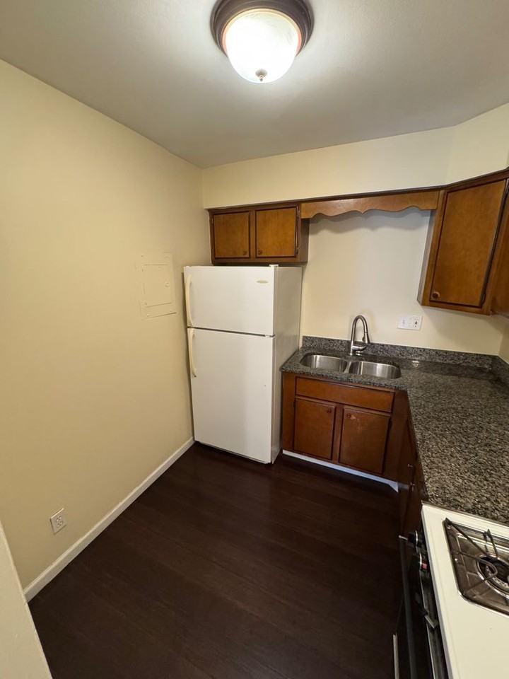 Riverside Terrace Apartments - Photo 3 of 7