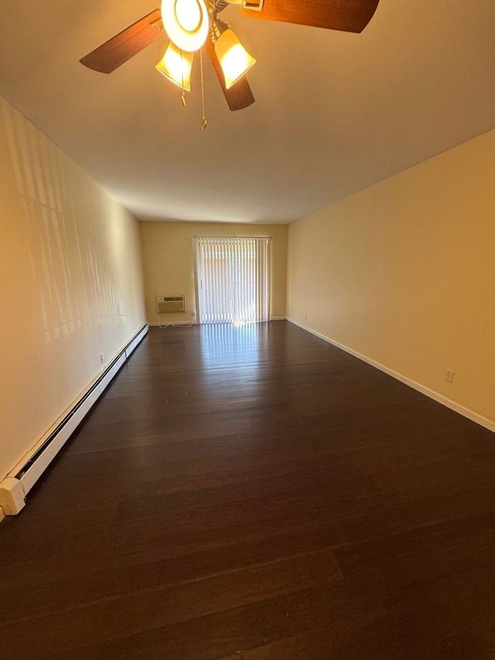 Riverside Terrace Apartments - Photo 4 of 7