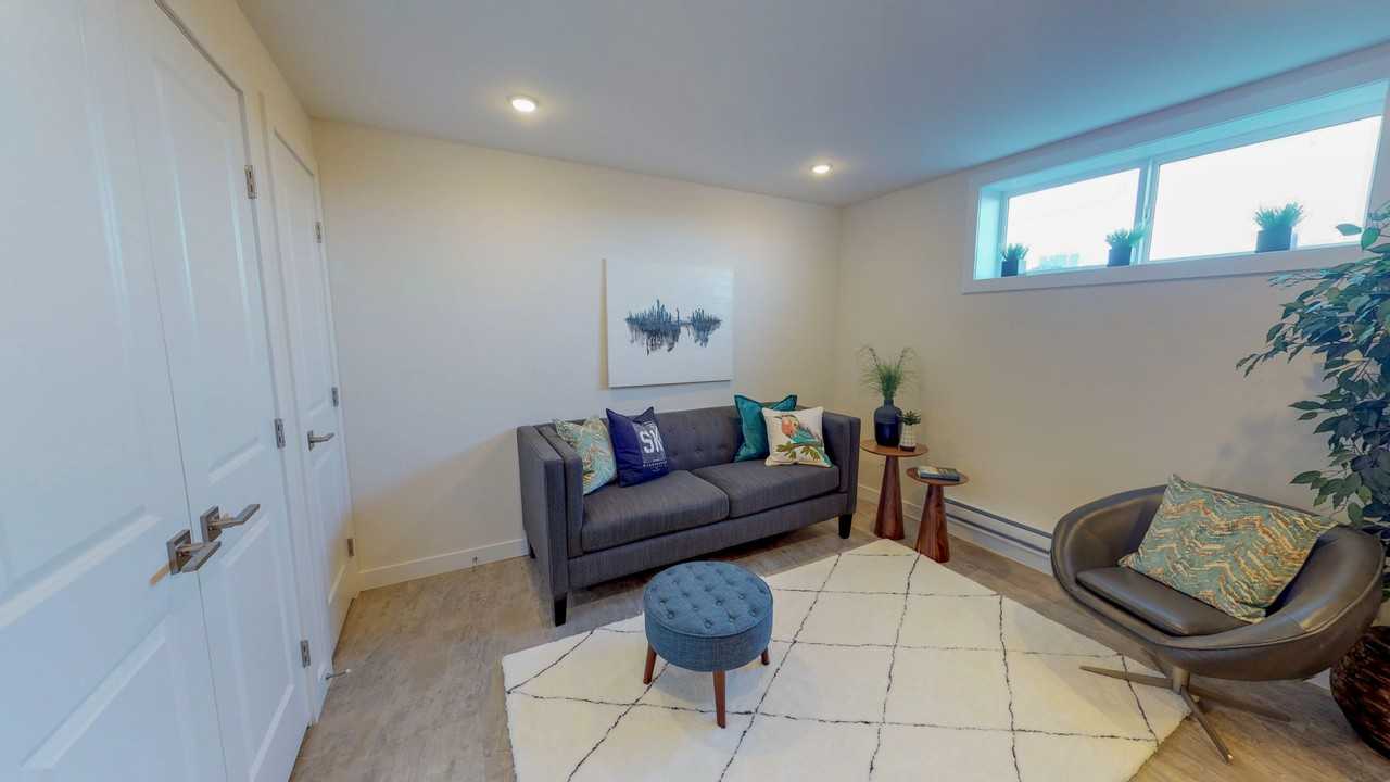 The Oaks - Lincoln Suite - Photo 2 of 17