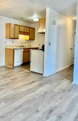 410 Maple Ave #L - Photo 2 of 10