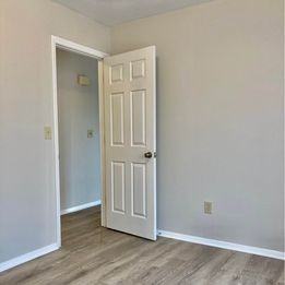 410 Maple Ave #L - Photo 5 of 10