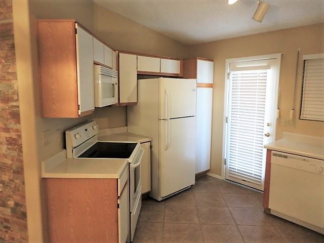 8772 East Eagle Creek Drive - Photo 2 of 7