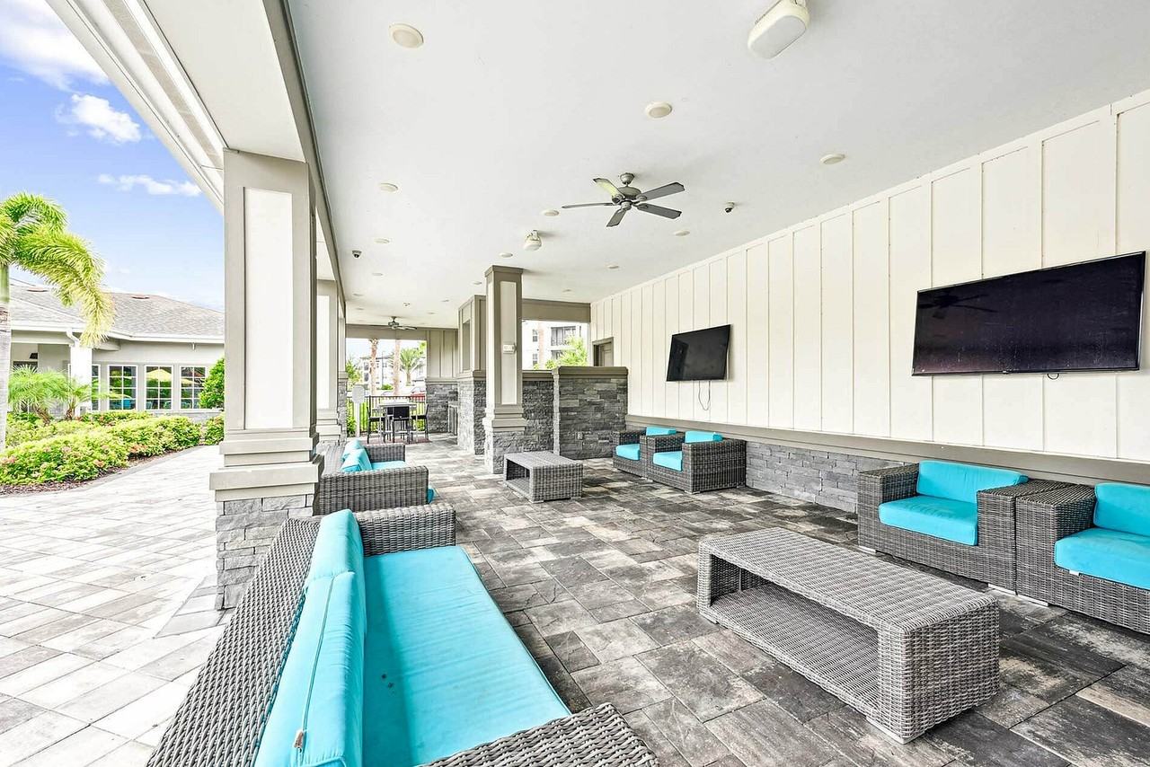 Halston Waterleigh - Photo 6 of 28