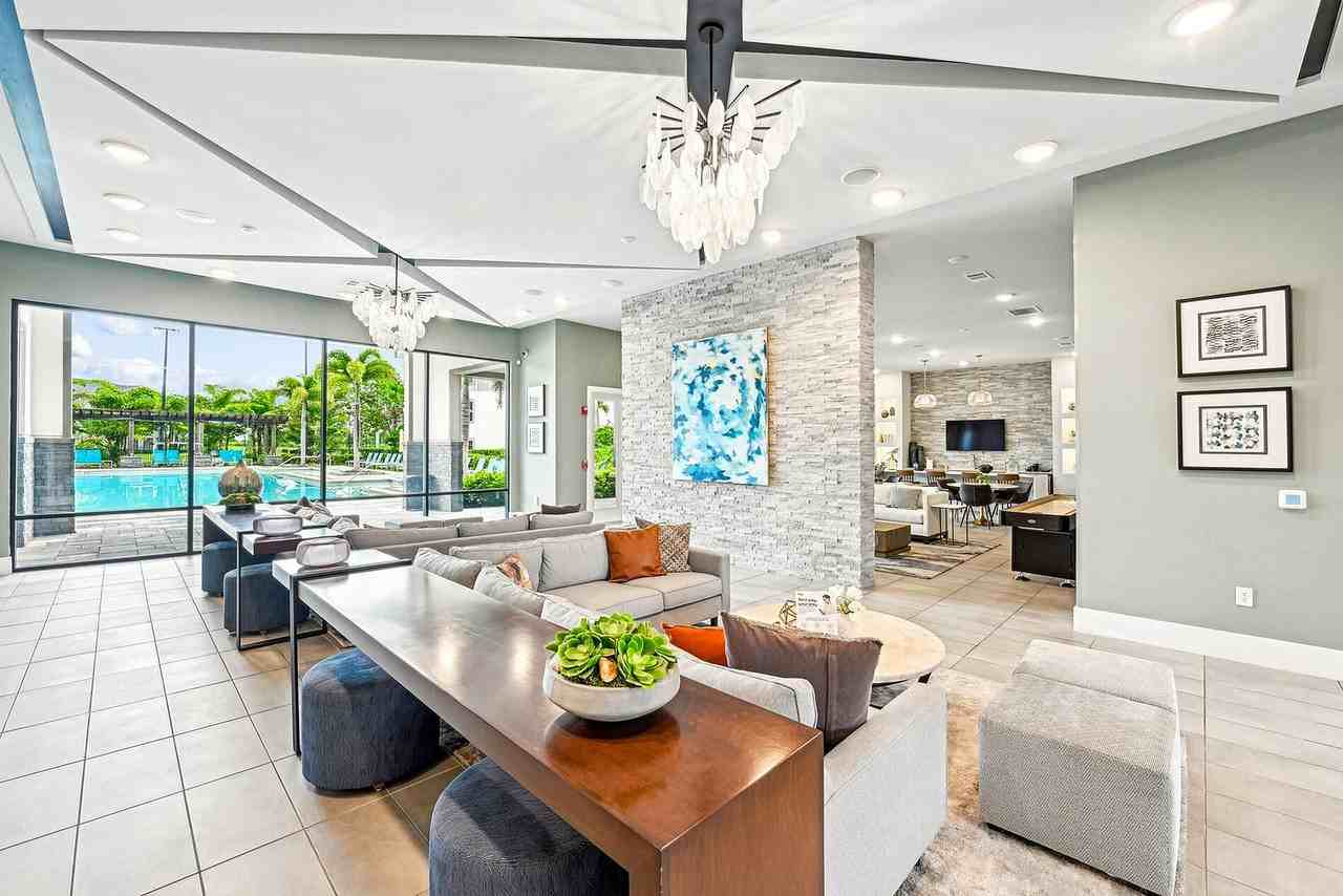 Halston Waterleigh - Photo 7 of 28