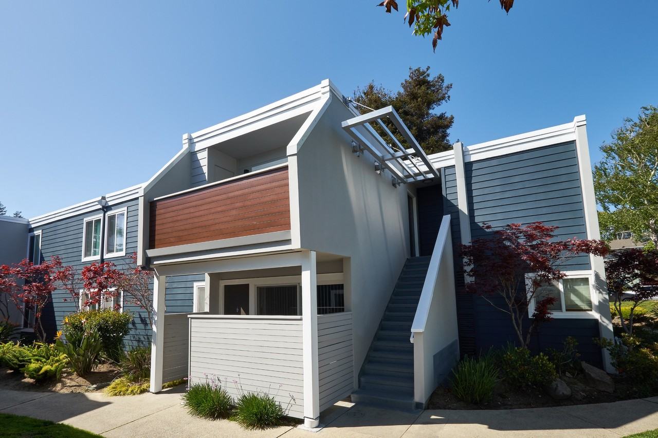 Breakwater Apartments - Photo 3 of 27