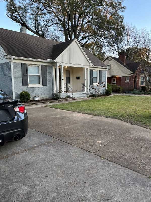 124 Alexander St - Photo 3 of 25