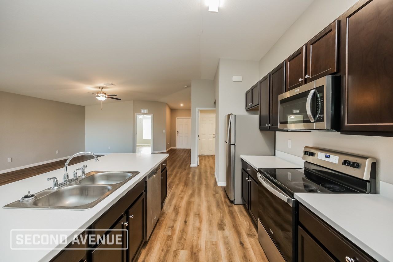 333 Ne 27th St - Photo 6 of 27