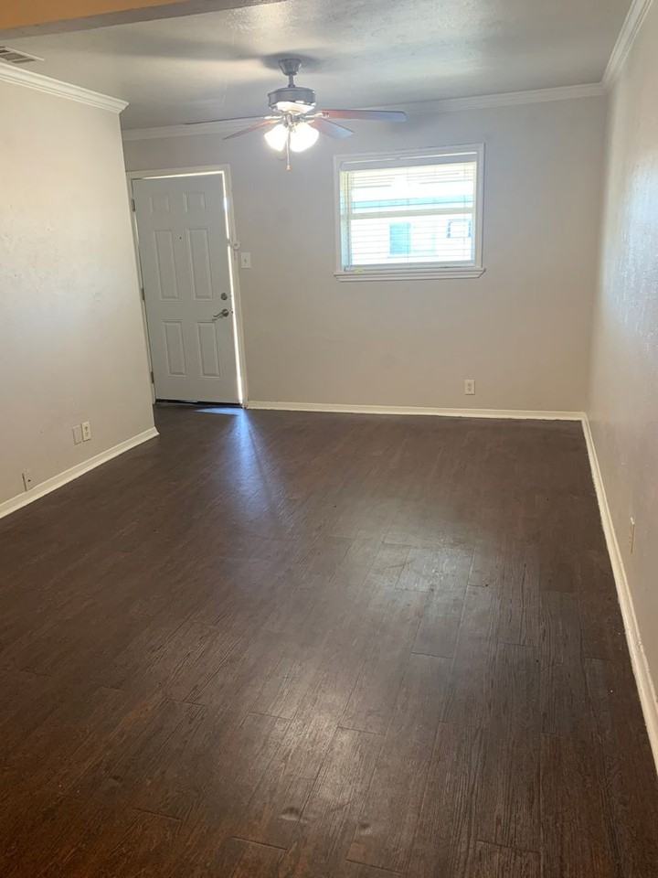 Palms Apartments - Photo 2 of 13