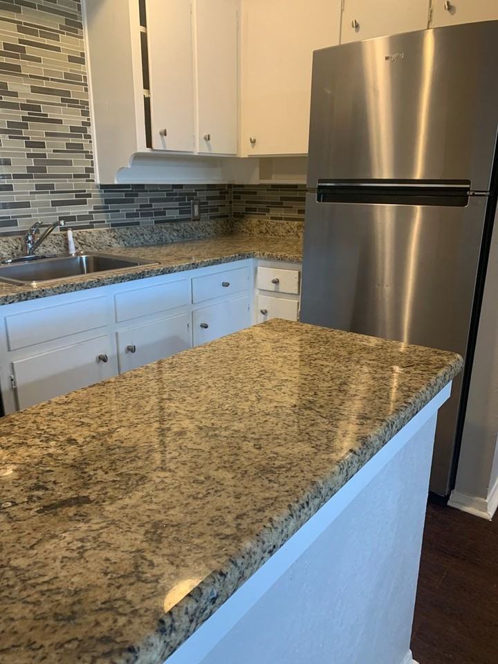 Palms Apartments - Photo 3 of 13