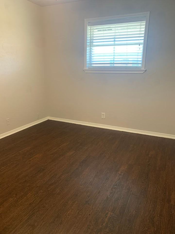 Palms Apartments - Photo 6 of 13