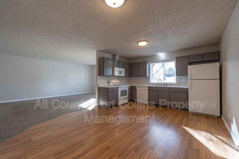 2812 Parklake Dr - Photo 3 of 16