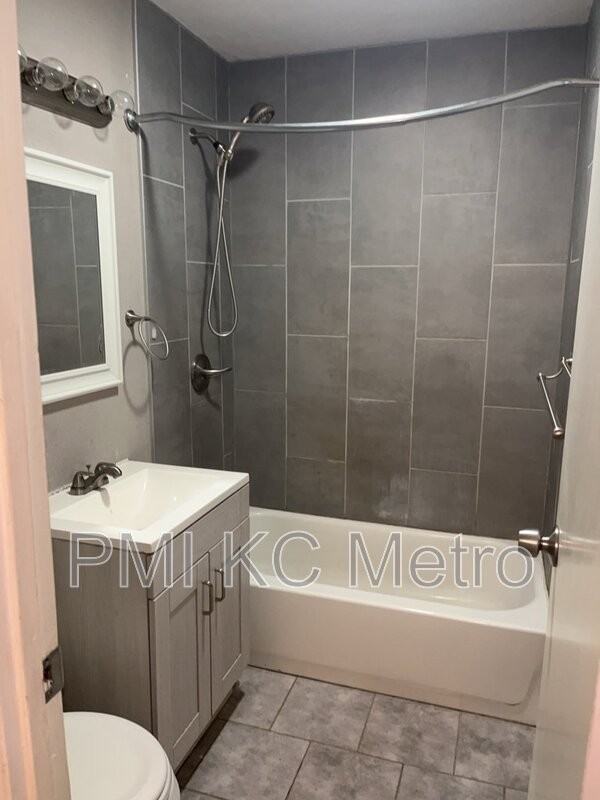 8304 Eastterrace - Photo 2 of 19