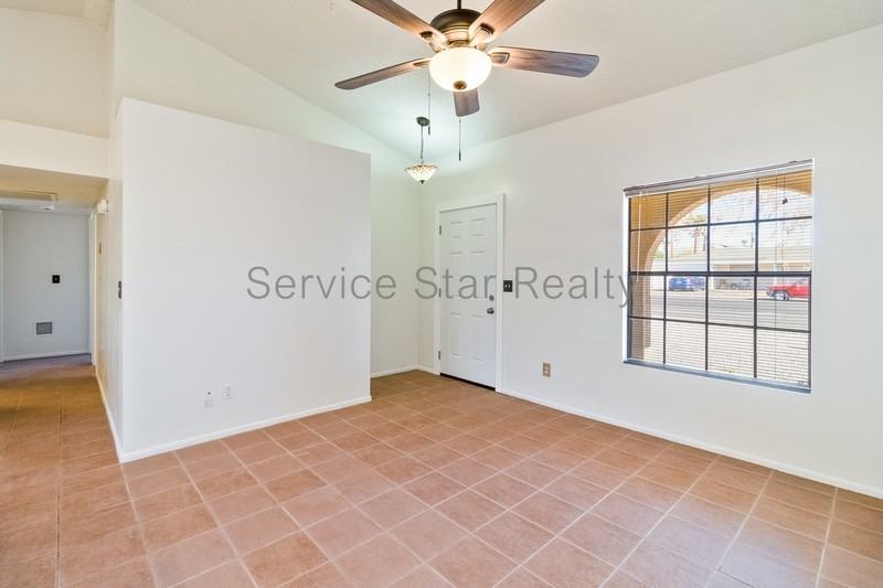 8328 N 31st Ave - Photo 3 of 21