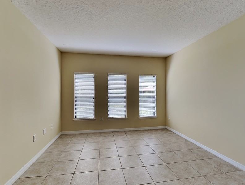 3320 Windsor Lake Cir - Photo 2 of 27