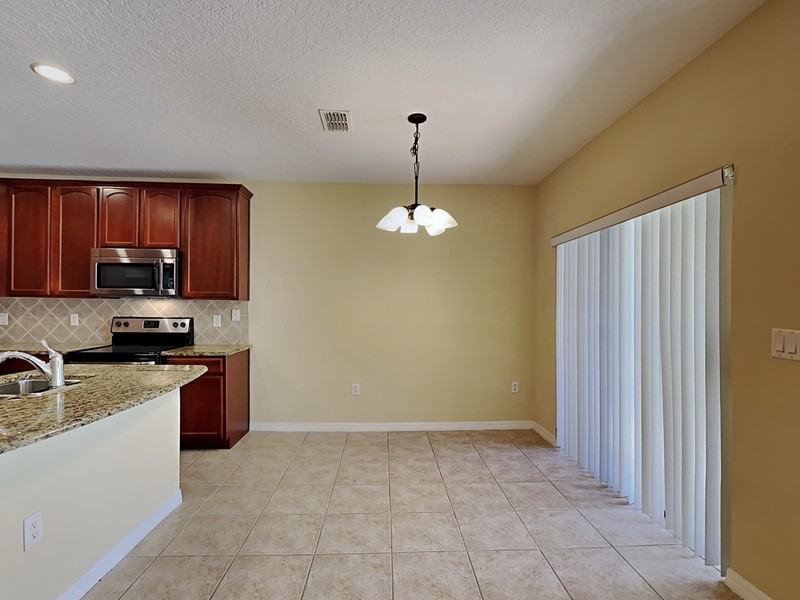 3320 Windsor Lake Cir - Photo 6 of 27