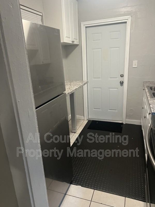 521 Se 14th Ter - Photo 6 of 22