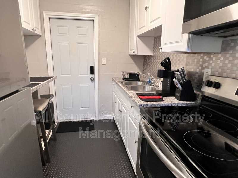 521 Se 14th Ter - Photo 4 of 22