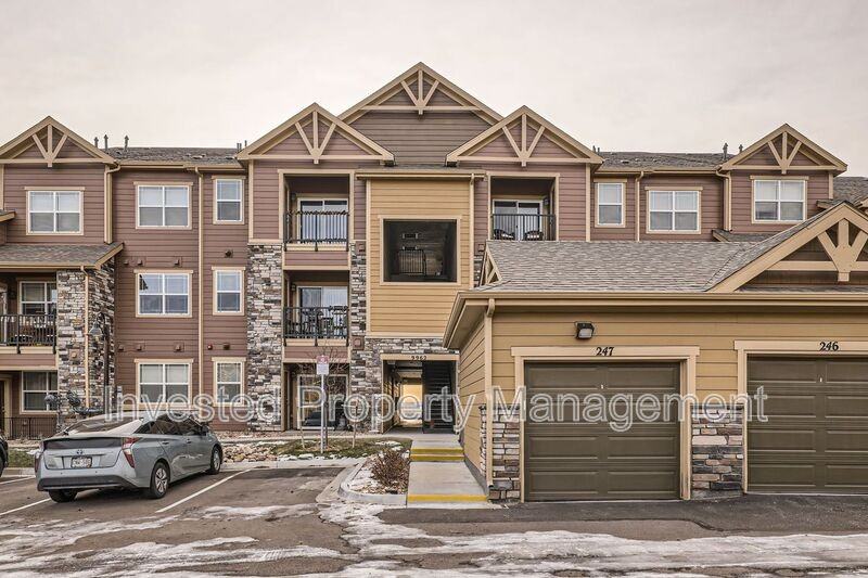 9962 W Victoria Pl #304 - Photo 2 of 12