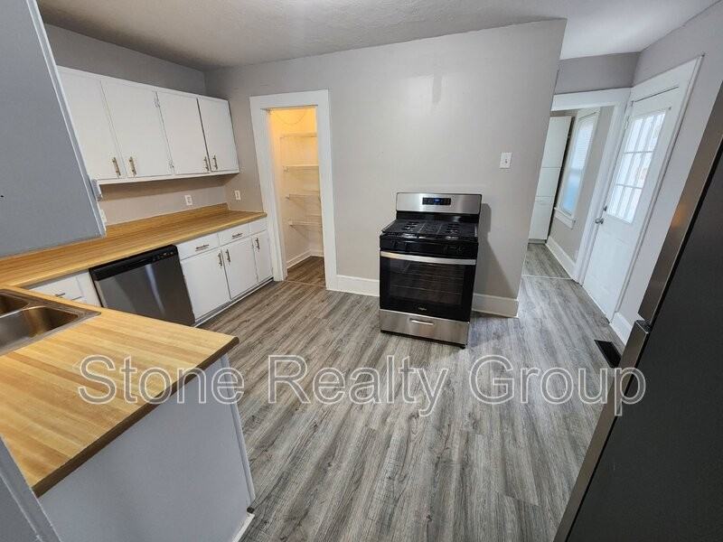 2528 S 8th St - Photo 6 of 16