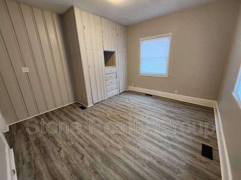 2528 S 8th St - Photo 7 of 16