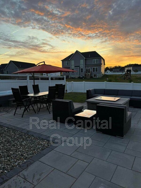 12 Pasture Pl - Photo 2 of 23