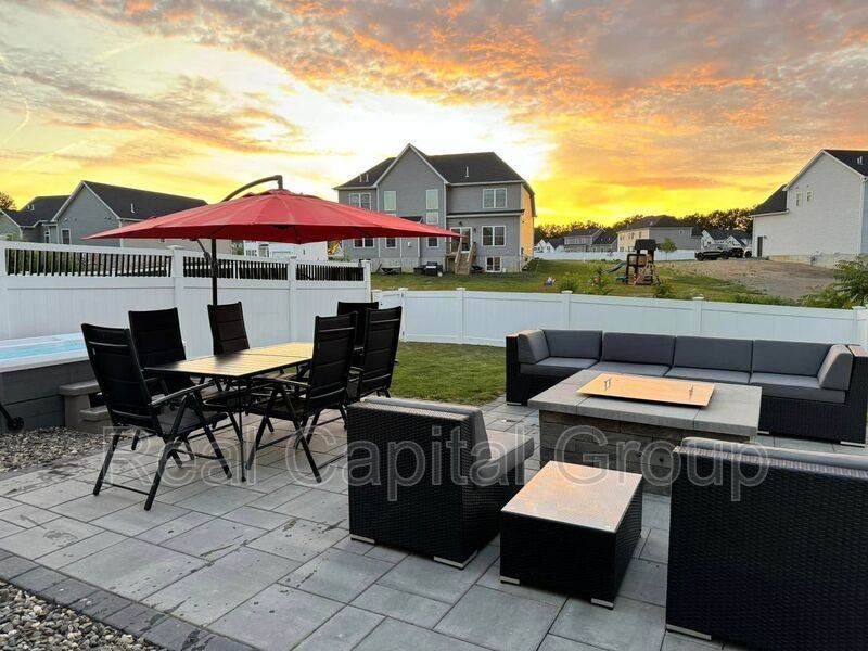 12 Pasture Pl - Photo 3 of 23
