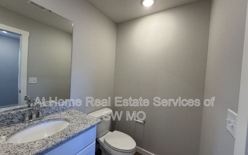 1002 S Rimes Ave - Photo 5 of 12