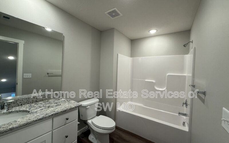 1002 S Rimes Ave - Photo 7 of 12