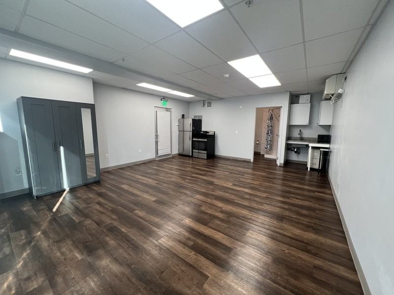 435 S St - Photo 3 of 5