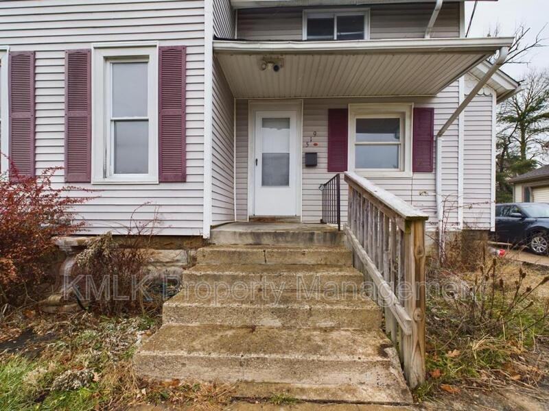 519 Blake Ave - Photo 3 of 21