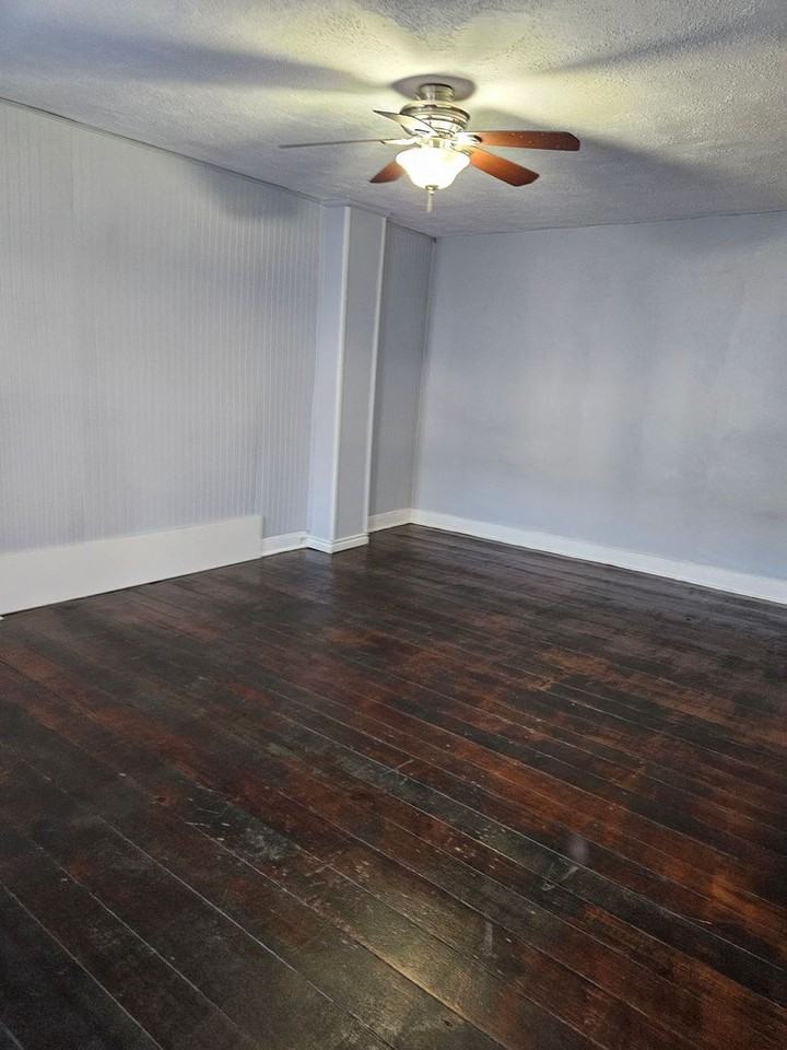 32 N Main St - Photo 4 of 23