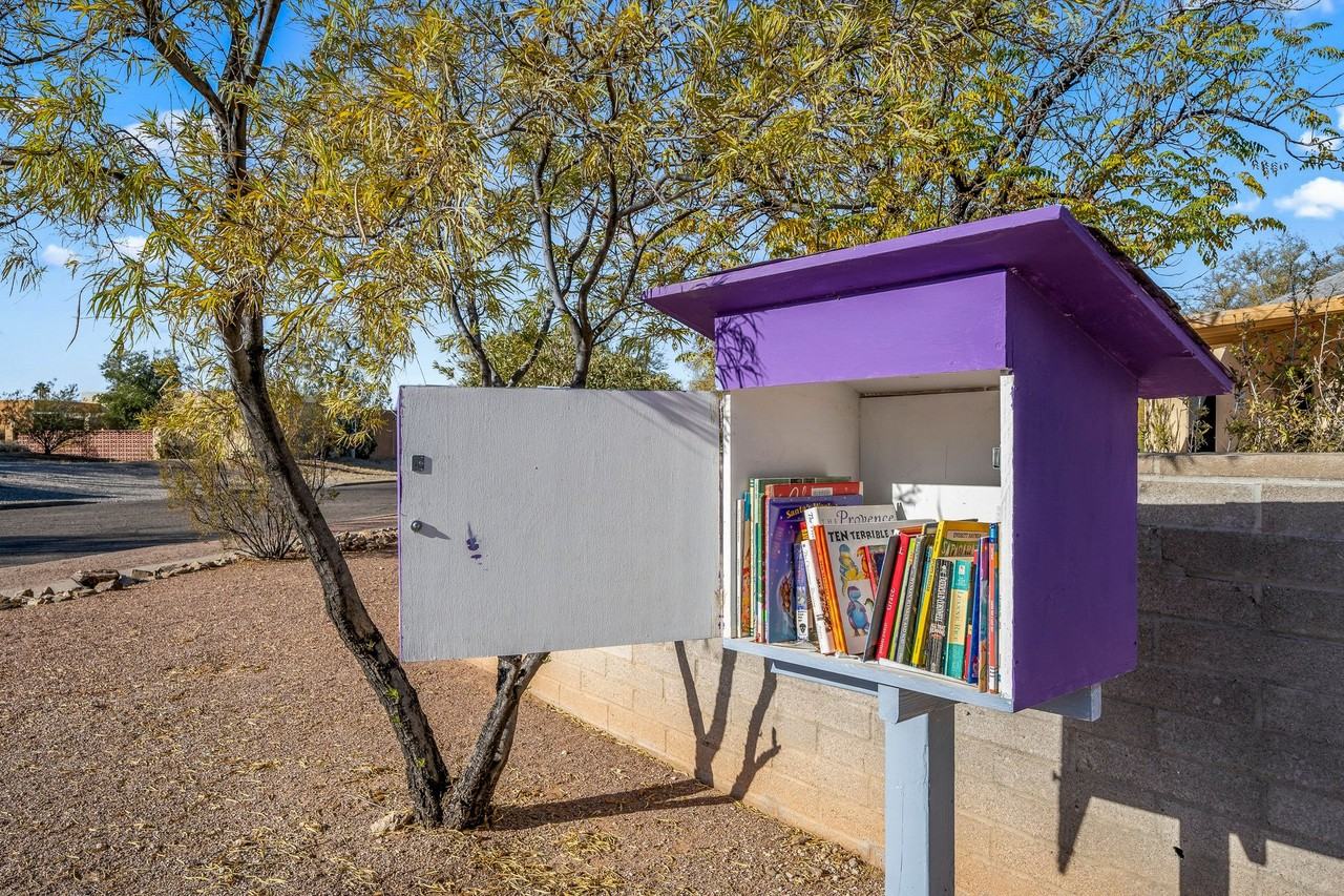 2864 N Park Ave - Photo 2 of 15