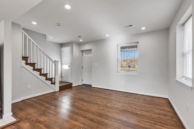 2301 Riggs Ave - Photo 4 of 22