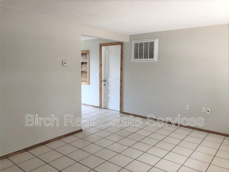 1639 Marengo Dr - Photo 3 of 11