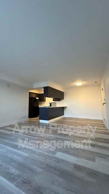 539 N 24th St #7 - Photo 2 of 9
