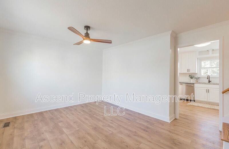 8514 Maplewood Trl - Photo 4 of 30